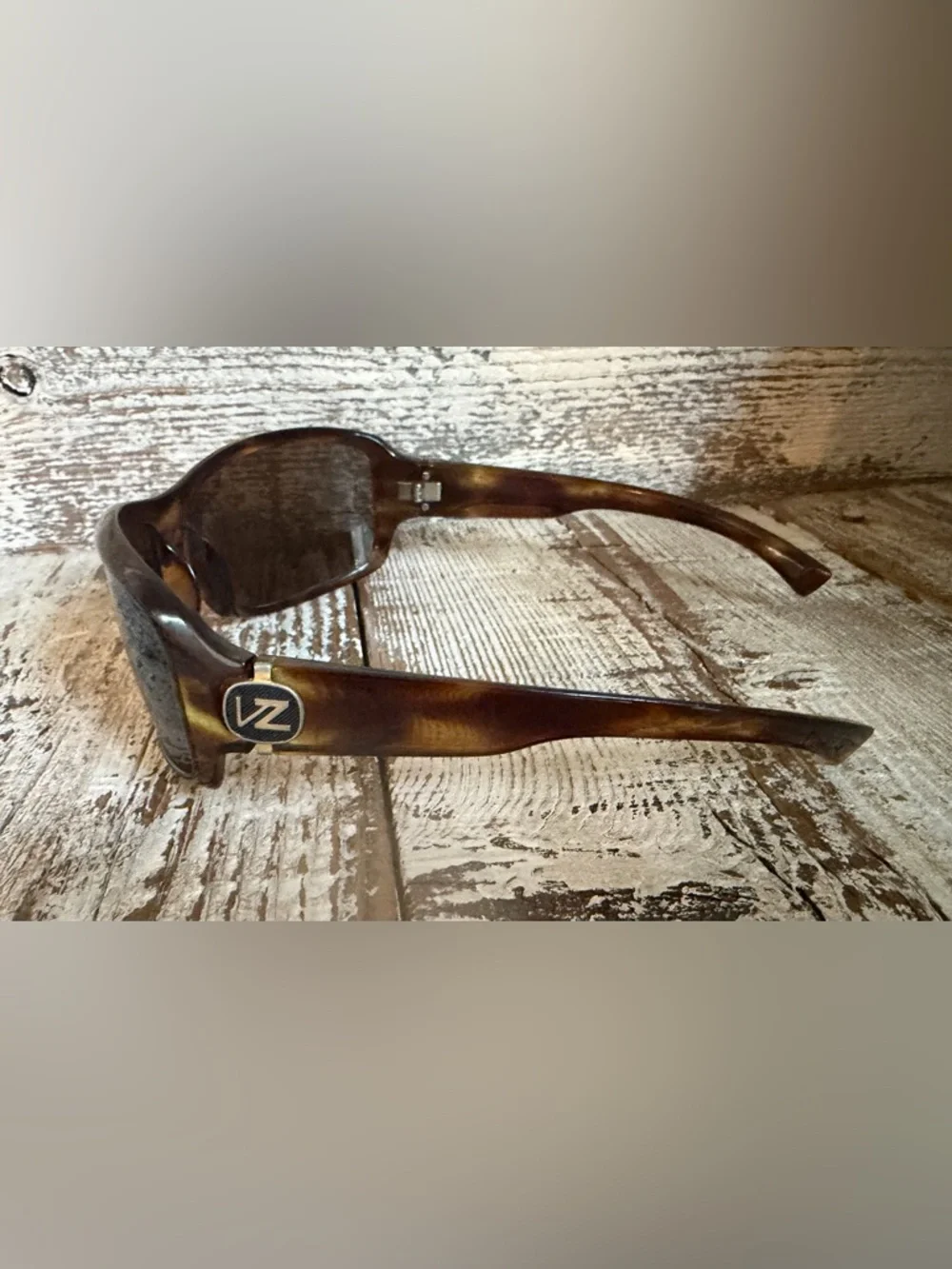 Von Zipper Absinthe Brown Tortoiseshell Sunglasses - Classic Polarized Lenses
